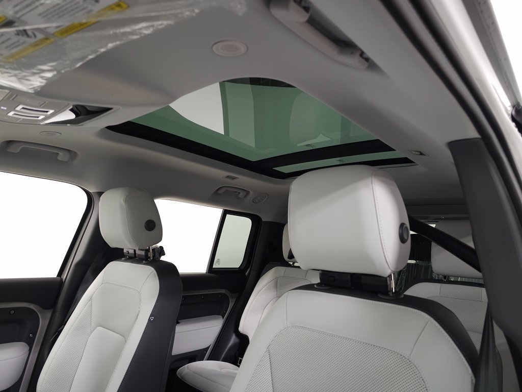 2026 LAND ROVER DEFENDER - Image 16