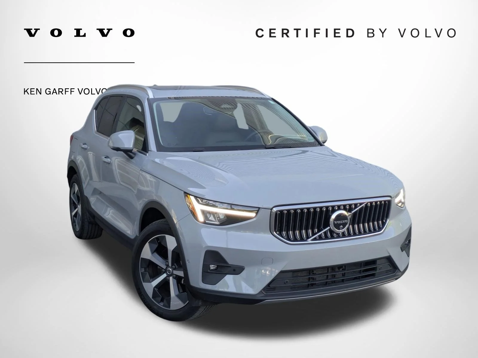 2025 Volvo XC40 B5 Plus Bright AWD's photo