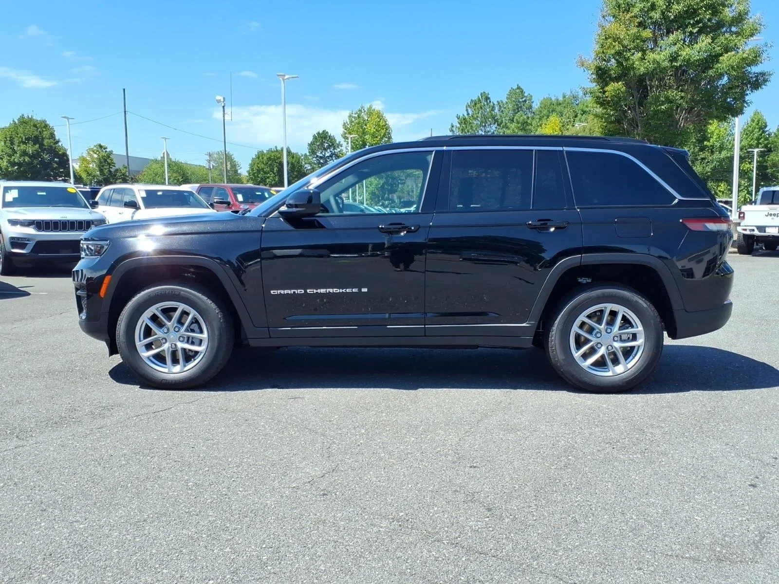 New 2026 Baltic Gray Metallic Clear-Coat Exterior Paint Jeep Laredo X image 3