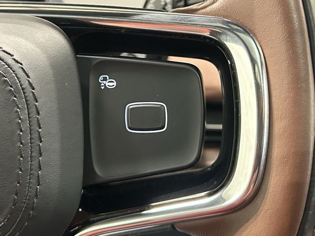 Used 2025 Black Lincoln Reserve image 33