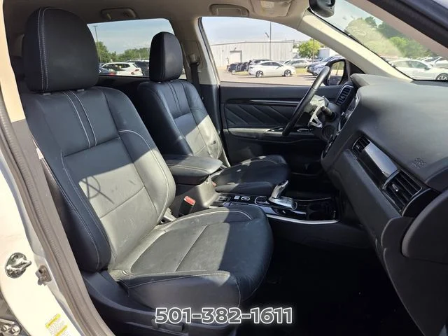 Used 2018 White Mitsubishi SEL image 17