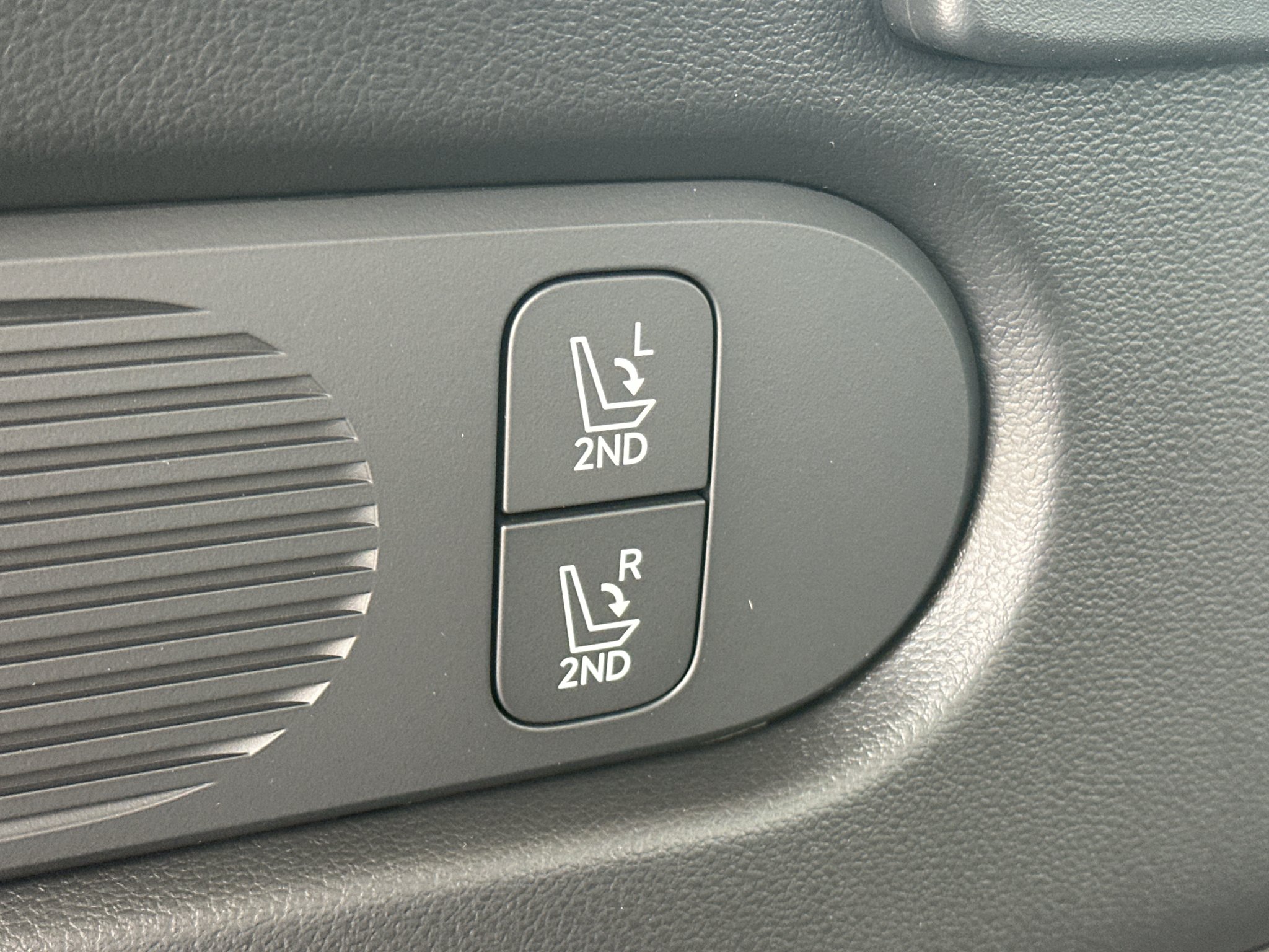 New 2027 Creamy White Pearl Hyundai SEL 7P image 36
