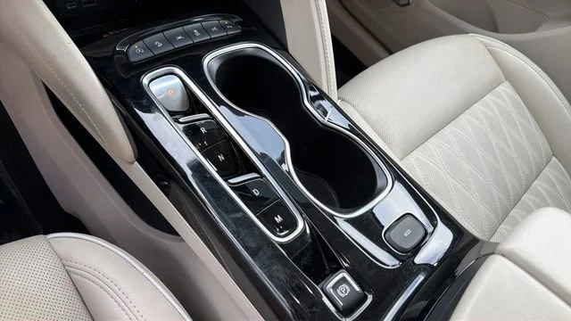 Used 2023 White Frost Tricoat Buick Avenir image 30