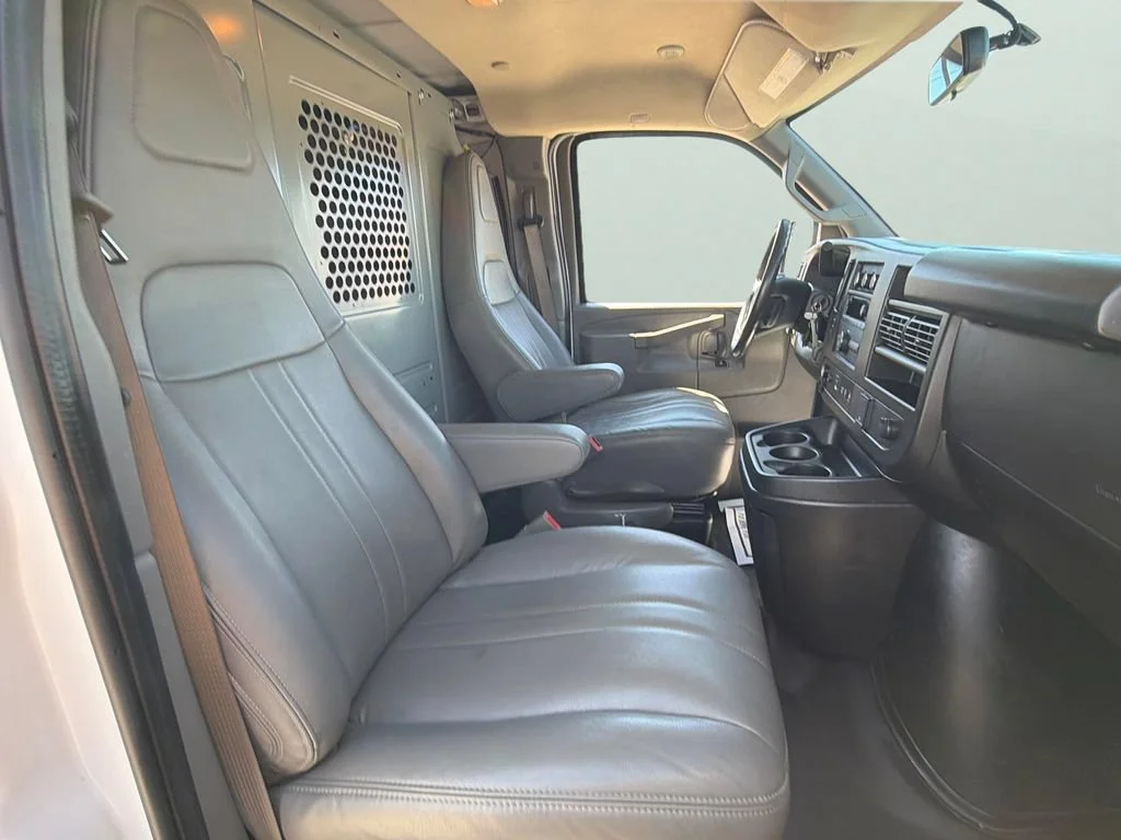 Used 2023 SUMMIT WHITE Chevrolet RWD 2500 Regular Wheelbase WT image 31