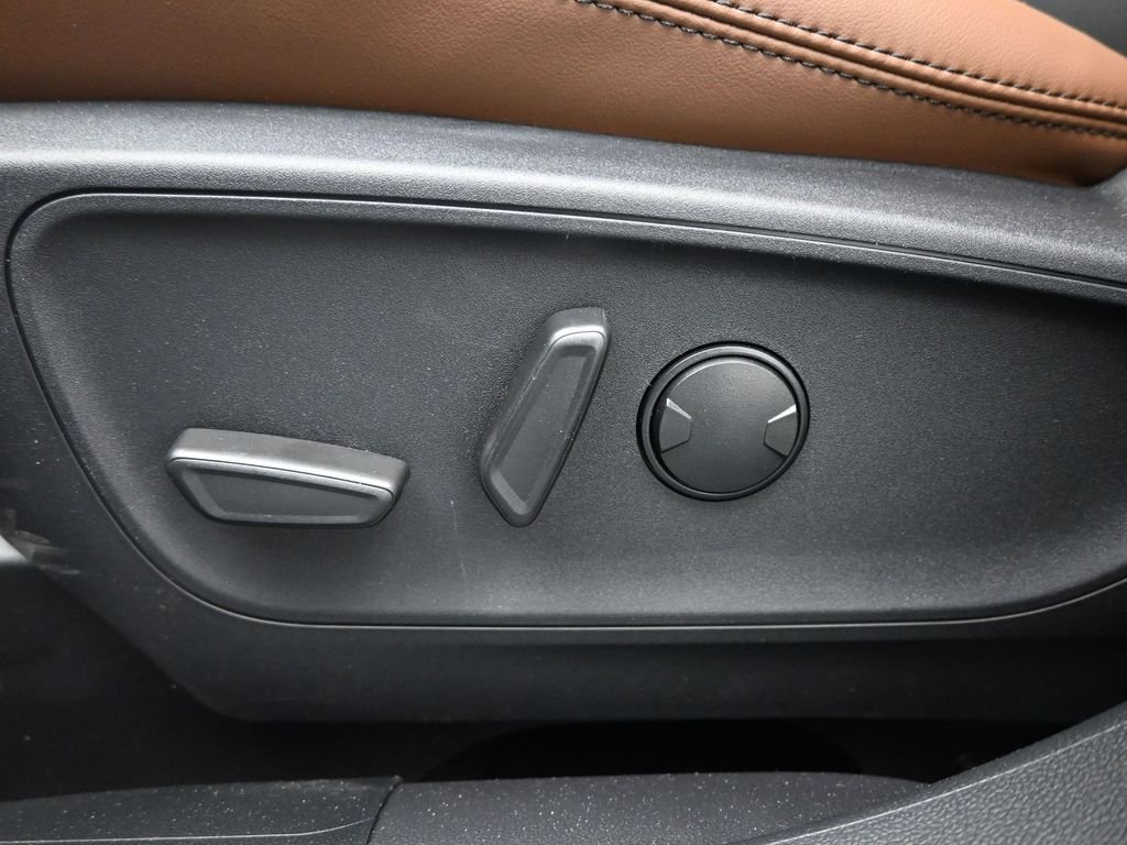 New 2026 Carbonized Gray Metallic Ford Outer Banks image 10