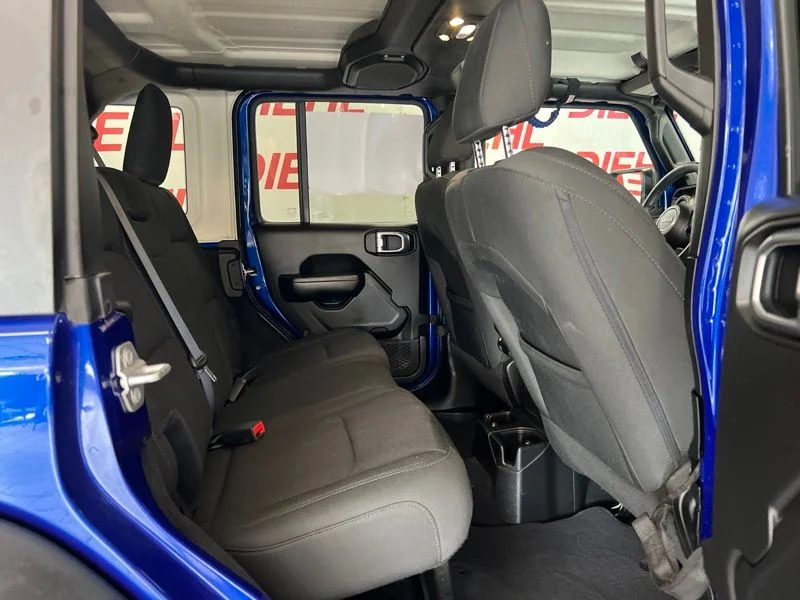 Used 2019 Blue Jeep Unlimited Sport S image 10