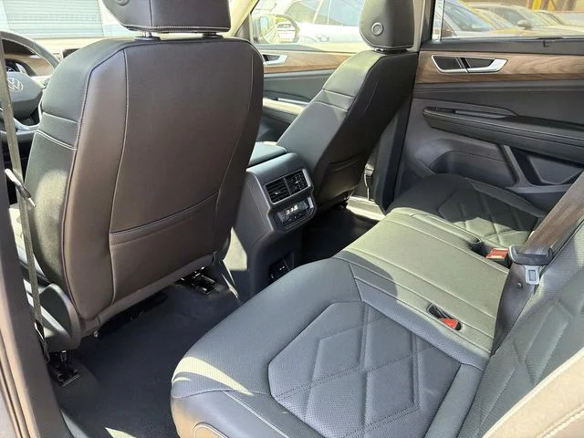 New 2026 Gray Volkswagen 2.0T SE w/Technology image 9
