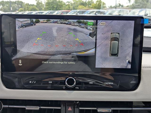 Used 2025 Black Diamond Mitsubishi SE image 42