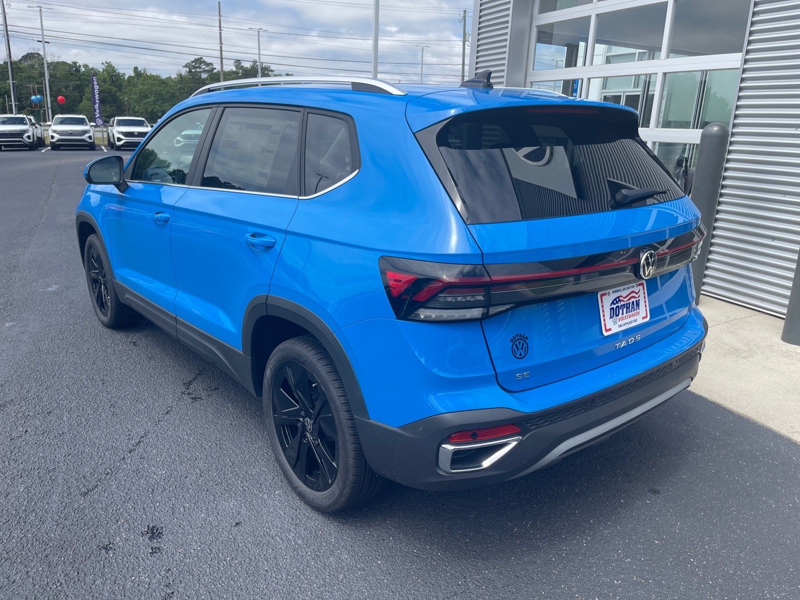 New 2026 Cornflower Blue Volkswagen SE image 12