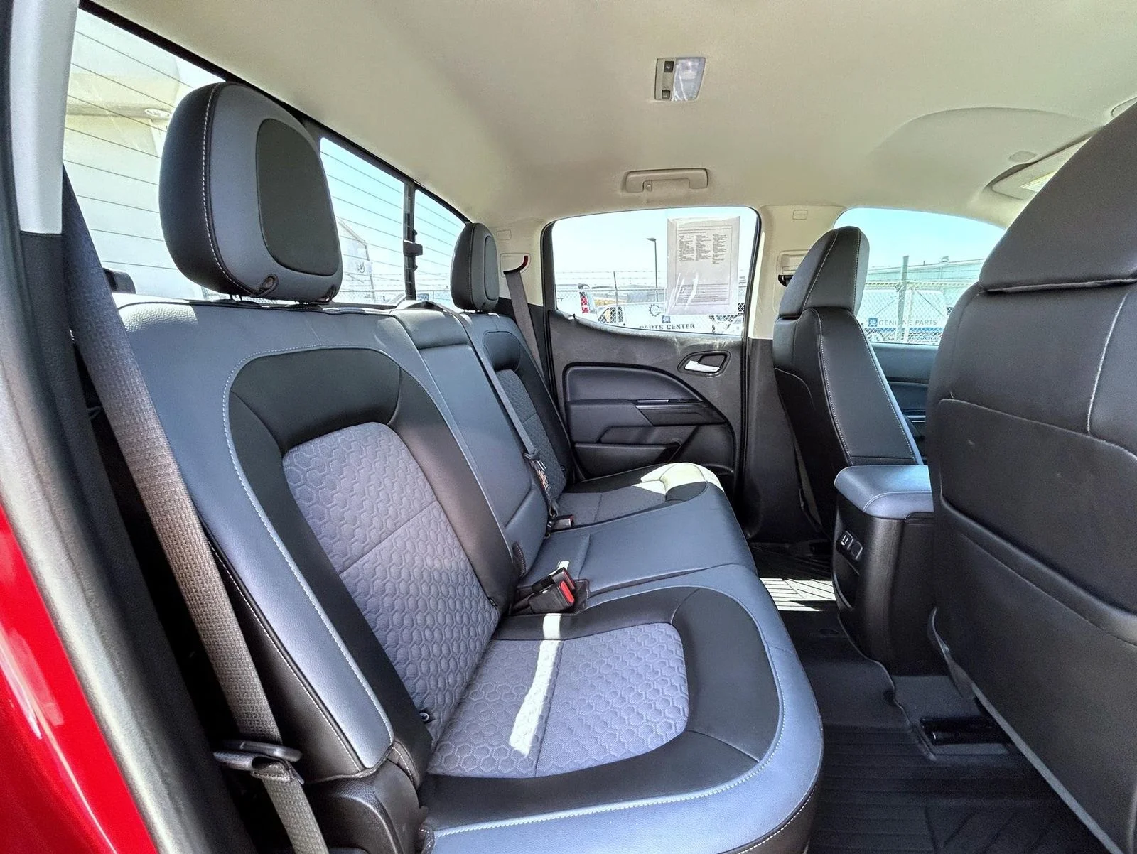 2021 Chevrolet Colorado Z71 - Photo 19