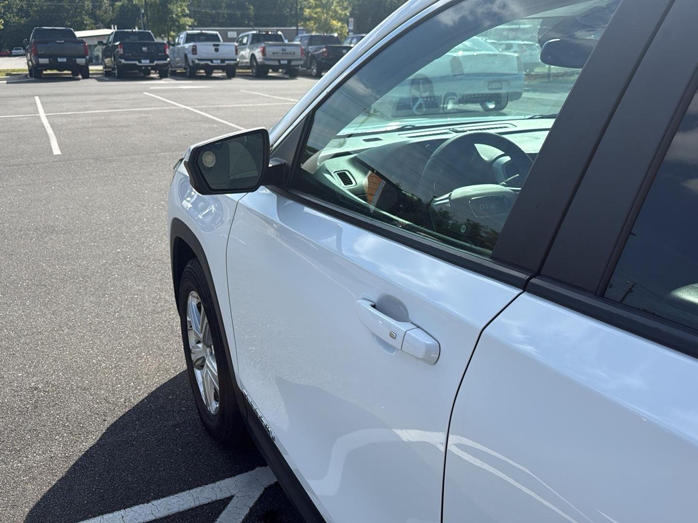 Used 2024 Summit White GMC SLE image 11