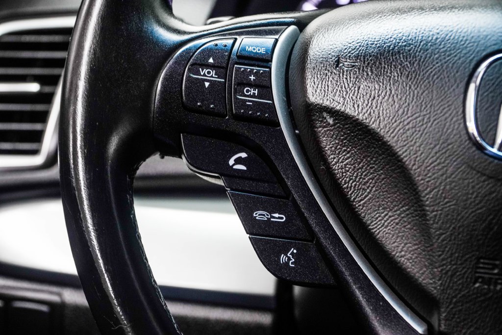 Used 2018 Gray Acura Technology Package image 32