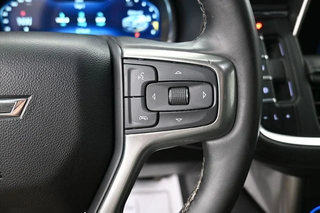 Used 2023 White Chevrolet Z71 image 22