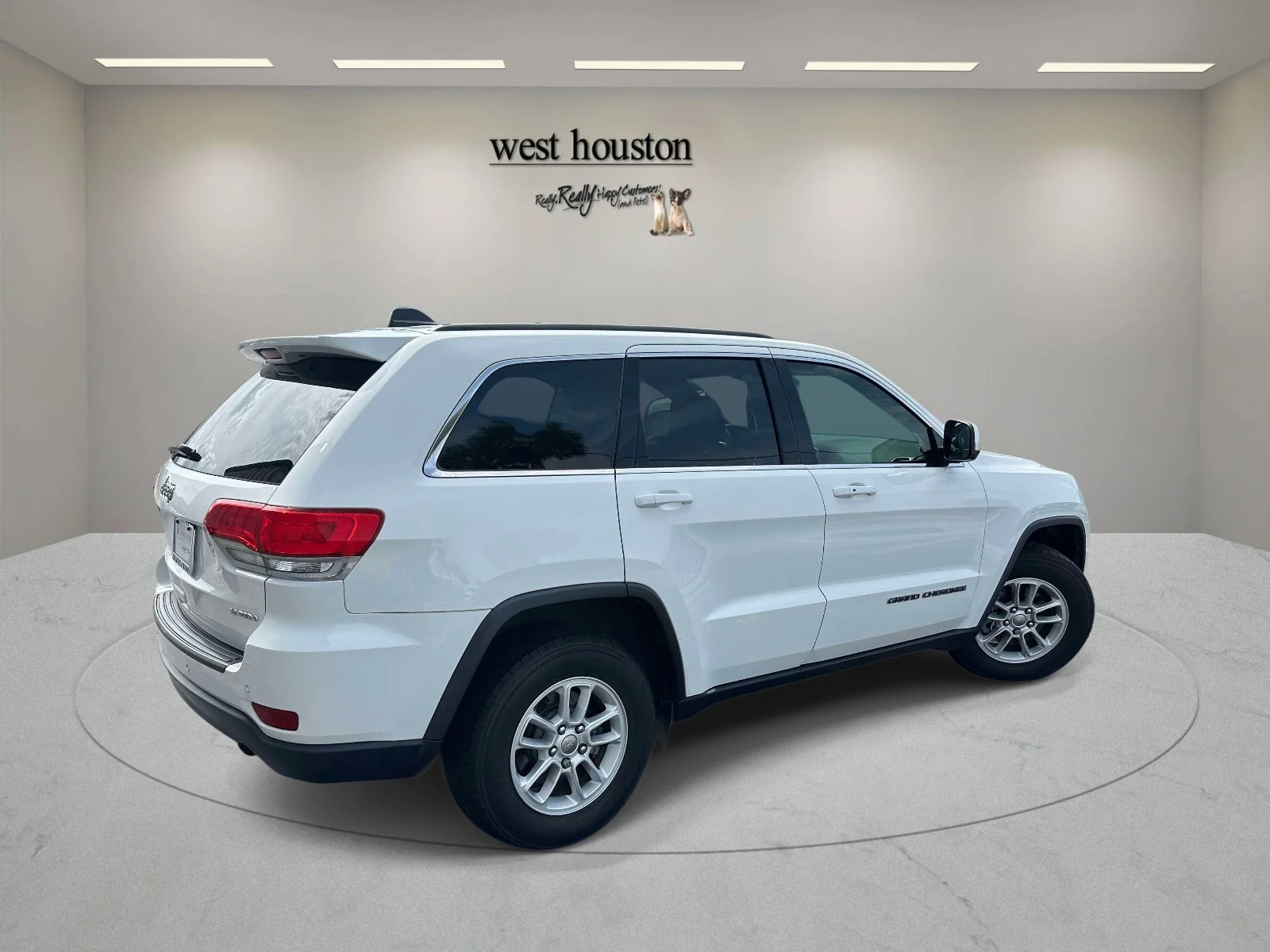Used 2018 Bright White Clearcoat Jeep Laredo image 6