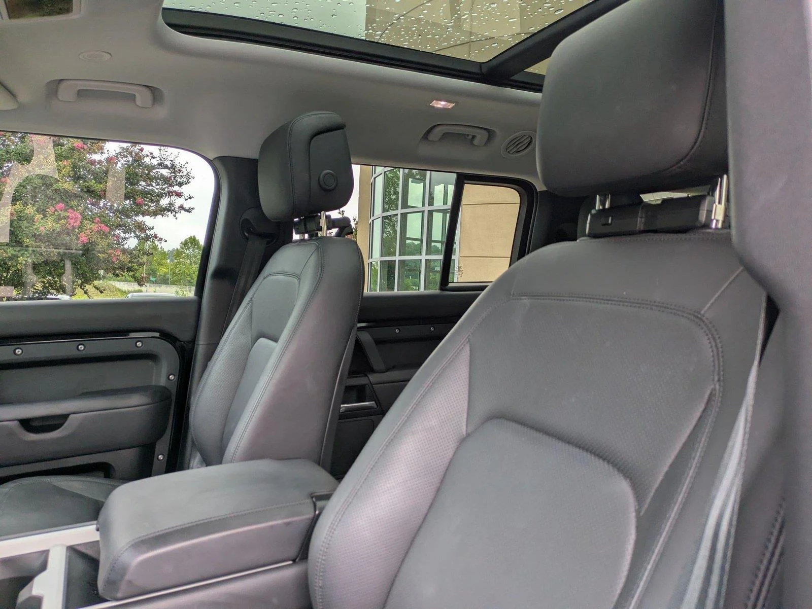 Used 2025 Santorini Black Metallic Land Rover S image 14