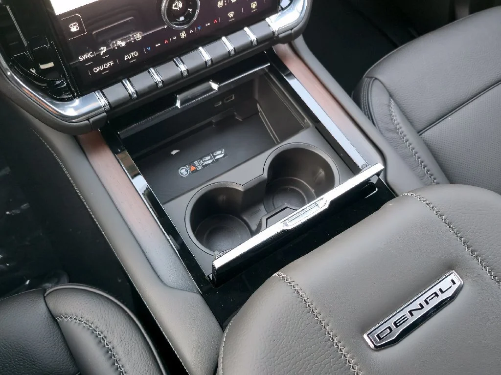 2026 GMC Yukon XL Denali - Photo 16