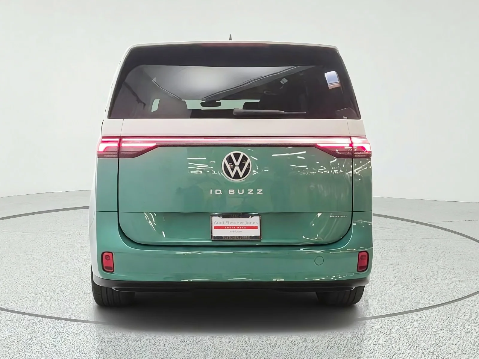 Used 2025 Mahi Green Volkswagen Pro S Plus image 6