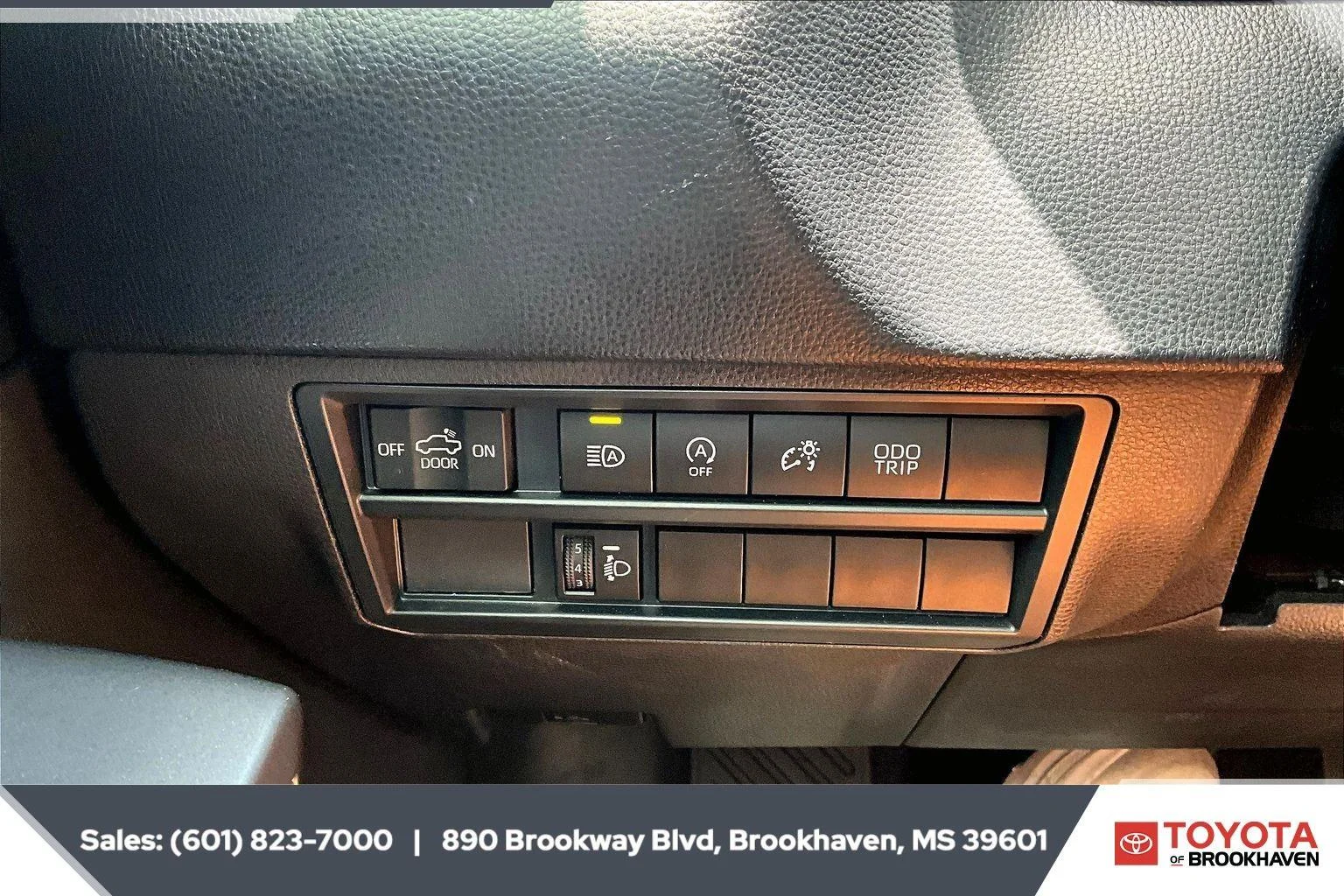 Used 2024 Ice Cap Toyota SR5 image 22