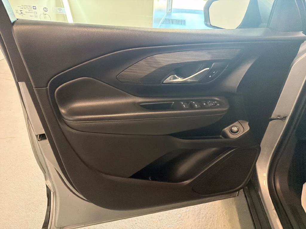 Used 2023 Silver GMC SLE image 14