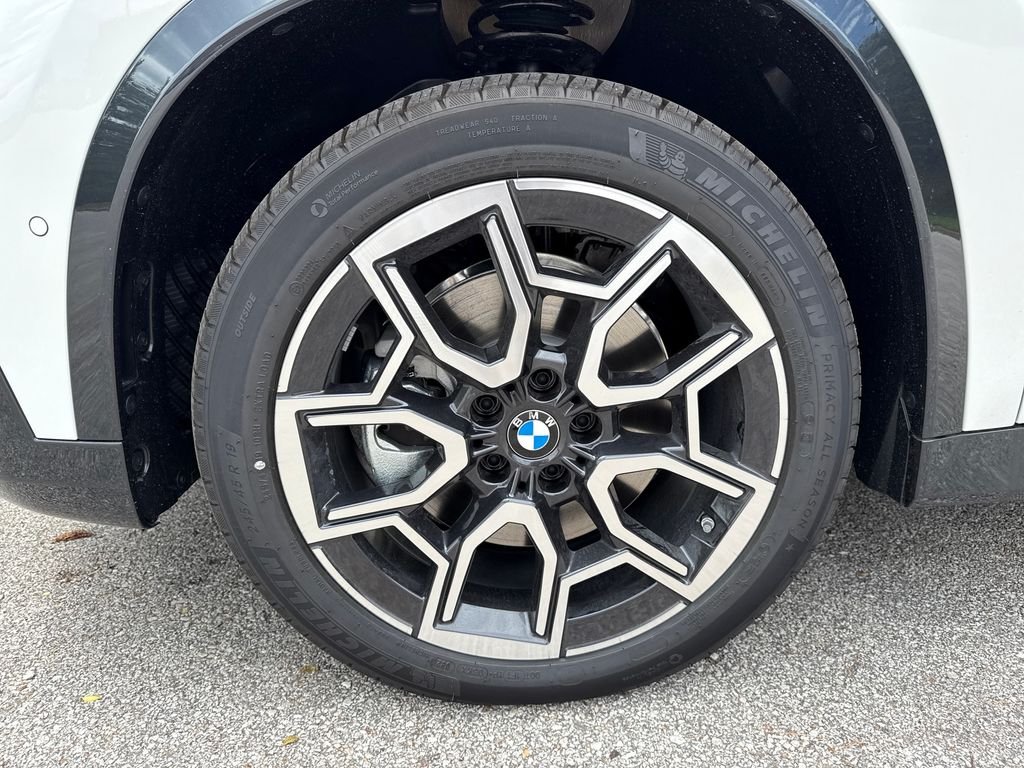 New 2026 White BMW xDrive28i image 9