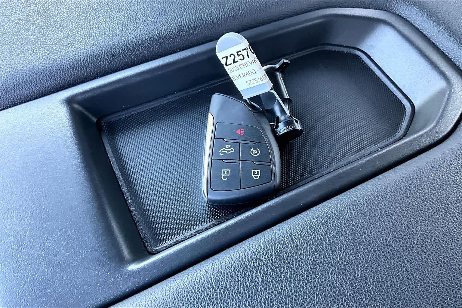 2025 Chevrolet Silverado 1500 Custom - Photo 14
