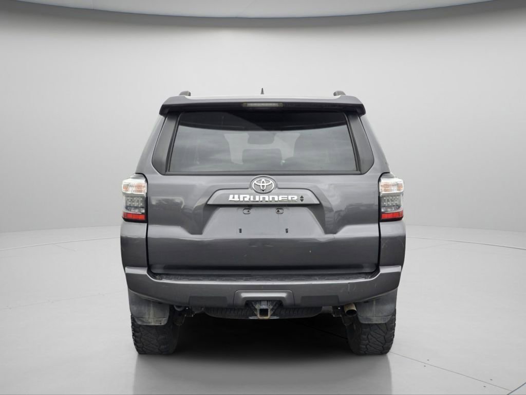 Used 2020 Magnetic Gray Metallic Toyota SR5 Premium image 23