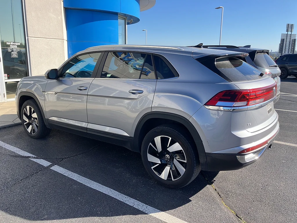 2026 Volkswagen Atlas Cross Sport SE, photo 4 of 4