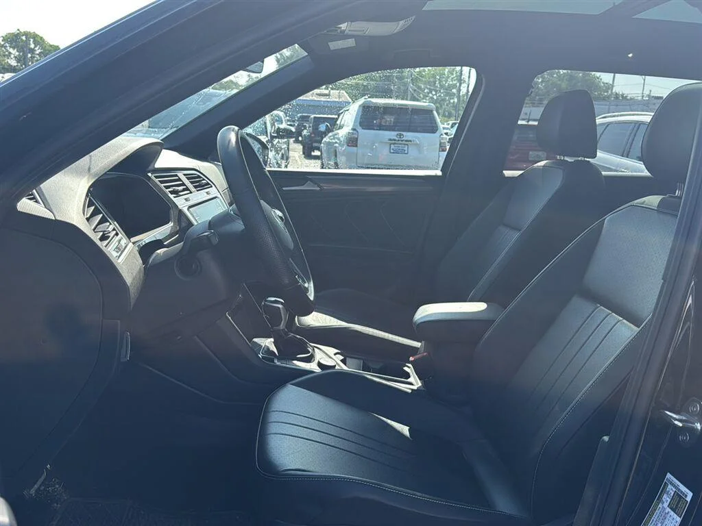 Used 2024 Deep Black Pearl Volkswagen SE R-Line Black image 6