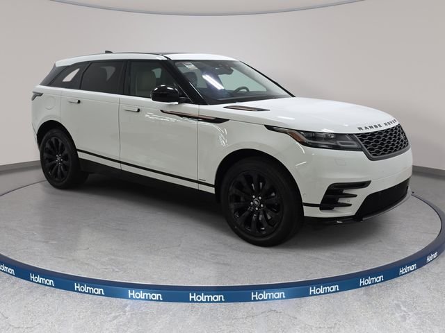 Used 2018 Fuji White Land Rover SE R-Dynamic image 4