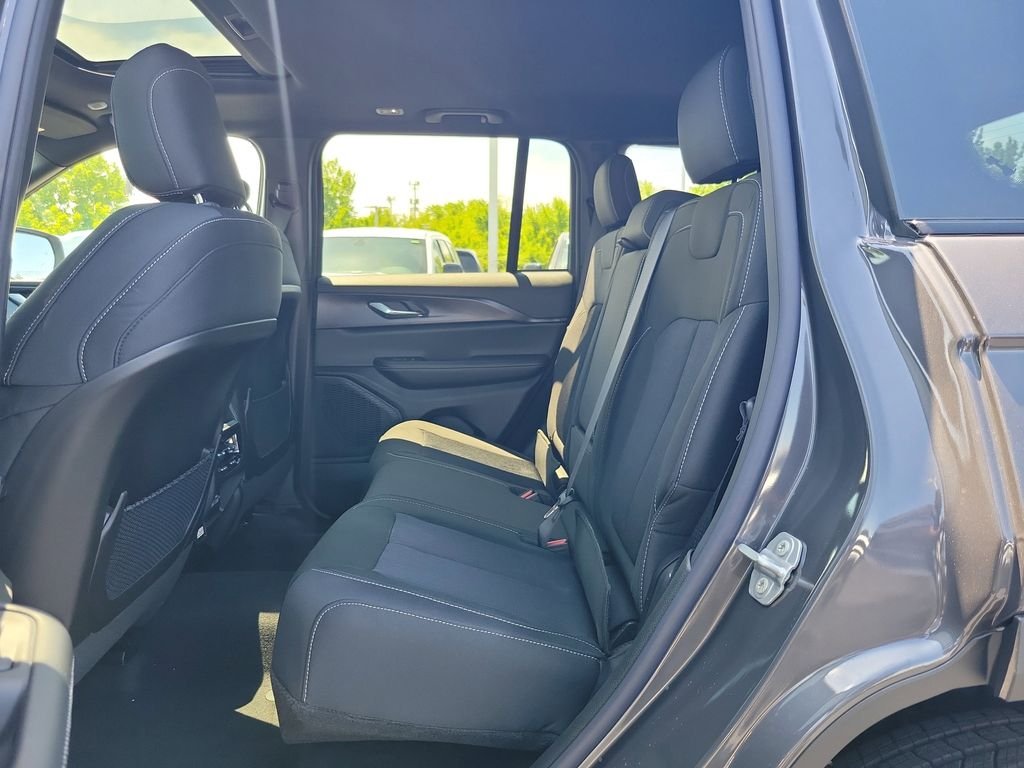 New 2026 Baltic Gray Metallic Clear-Coat Exterior Paint Jeep Laredo X image 11