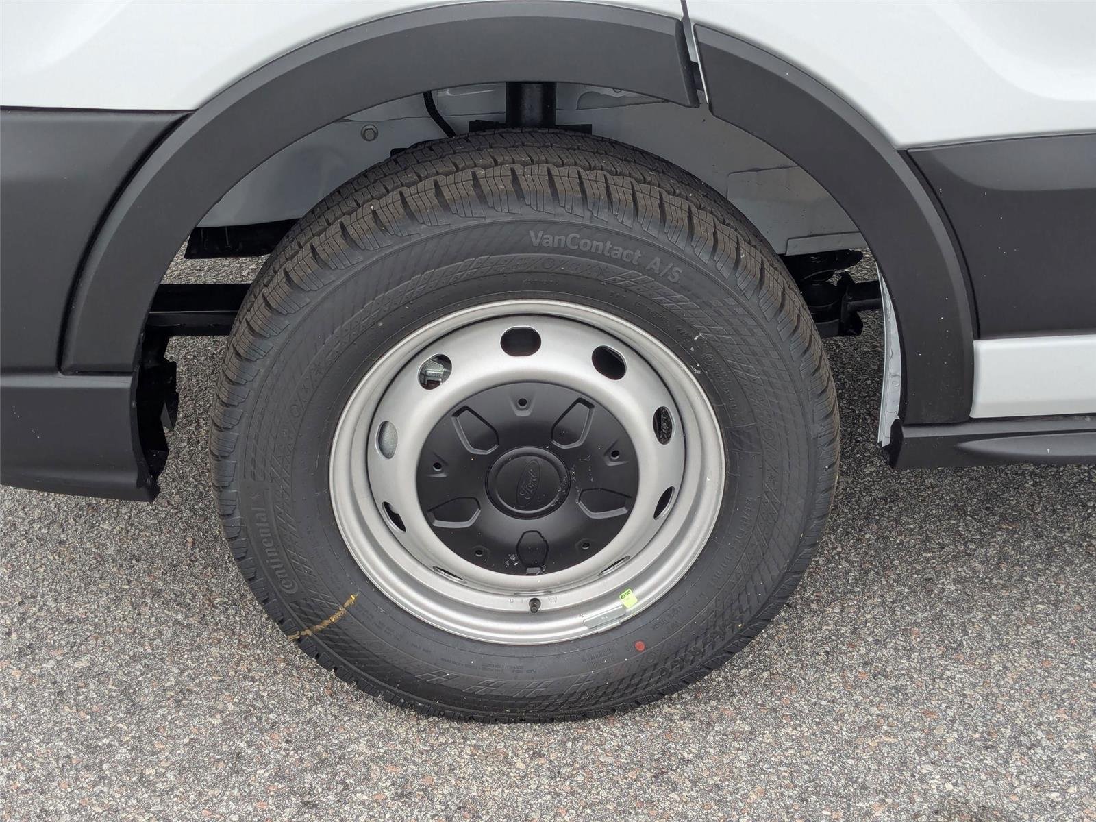 New 2026 Oxford White Ford Cargo Van image 10