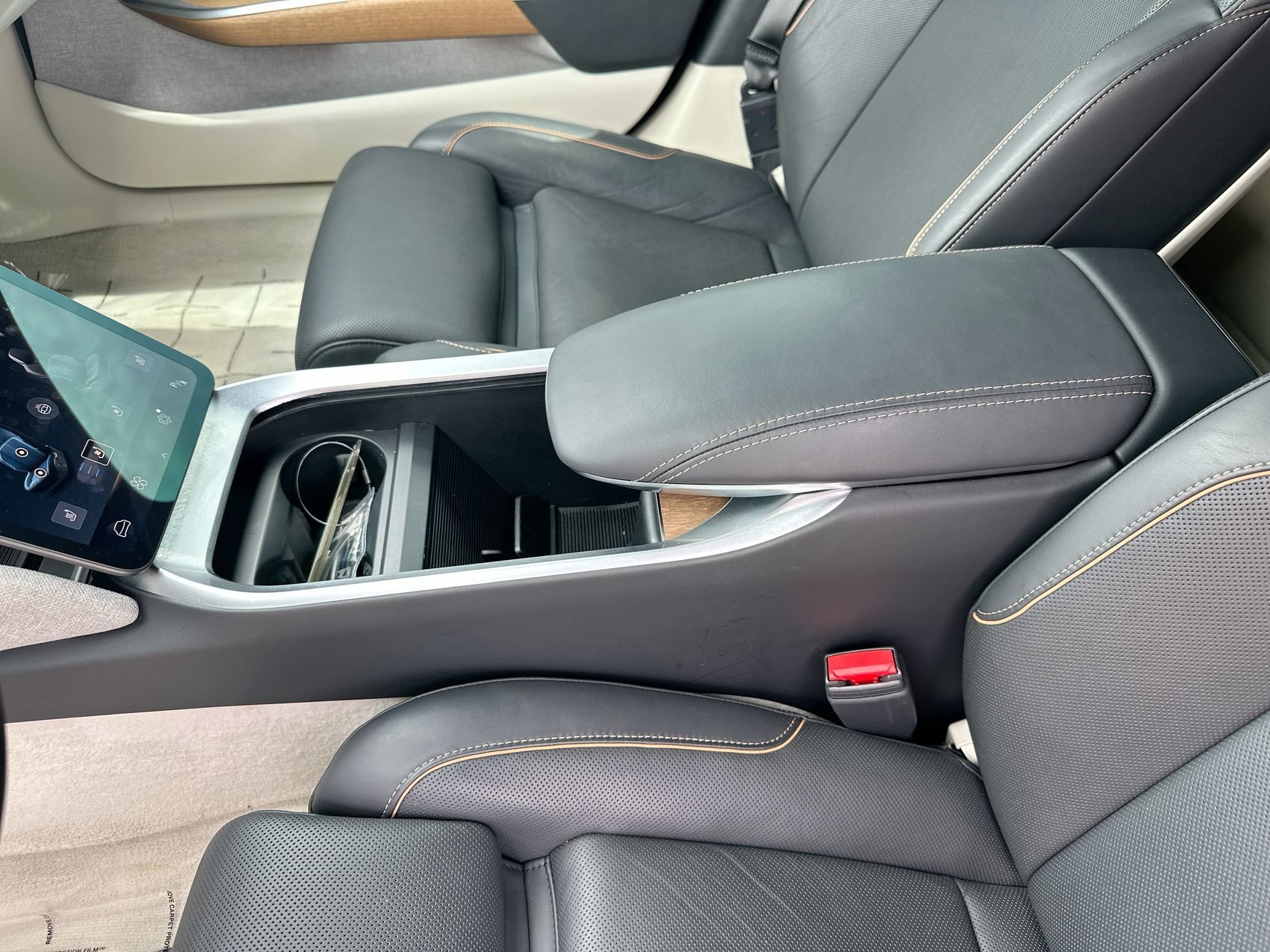 Used 2024 Black Lucid Touring image 22