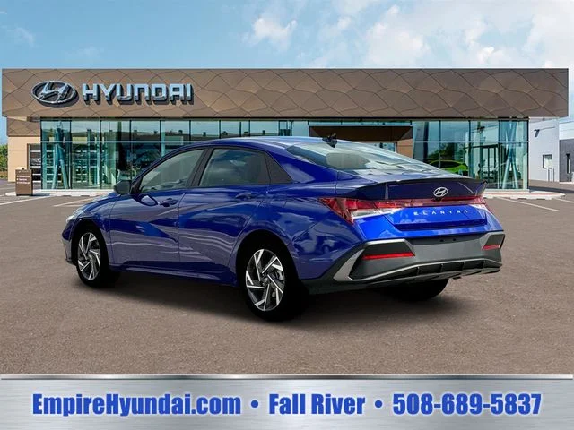 Used 2025 Blue Hyundai SEL Sport image 5