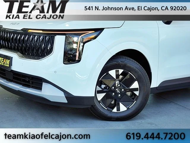New 2026 White Kia LXS image 3