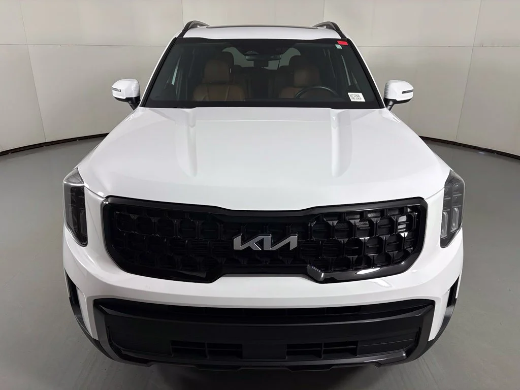 Used 2024 White Kia EX X-Line image 3