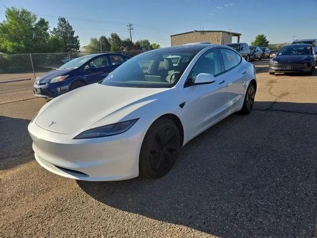 Used 2024 White Tesla Long Range image 2