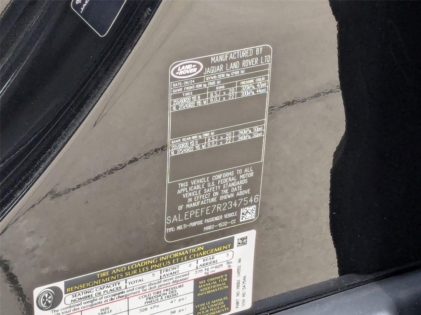 Used 2024 Santorini Black Metallic Land Rover SE image 39