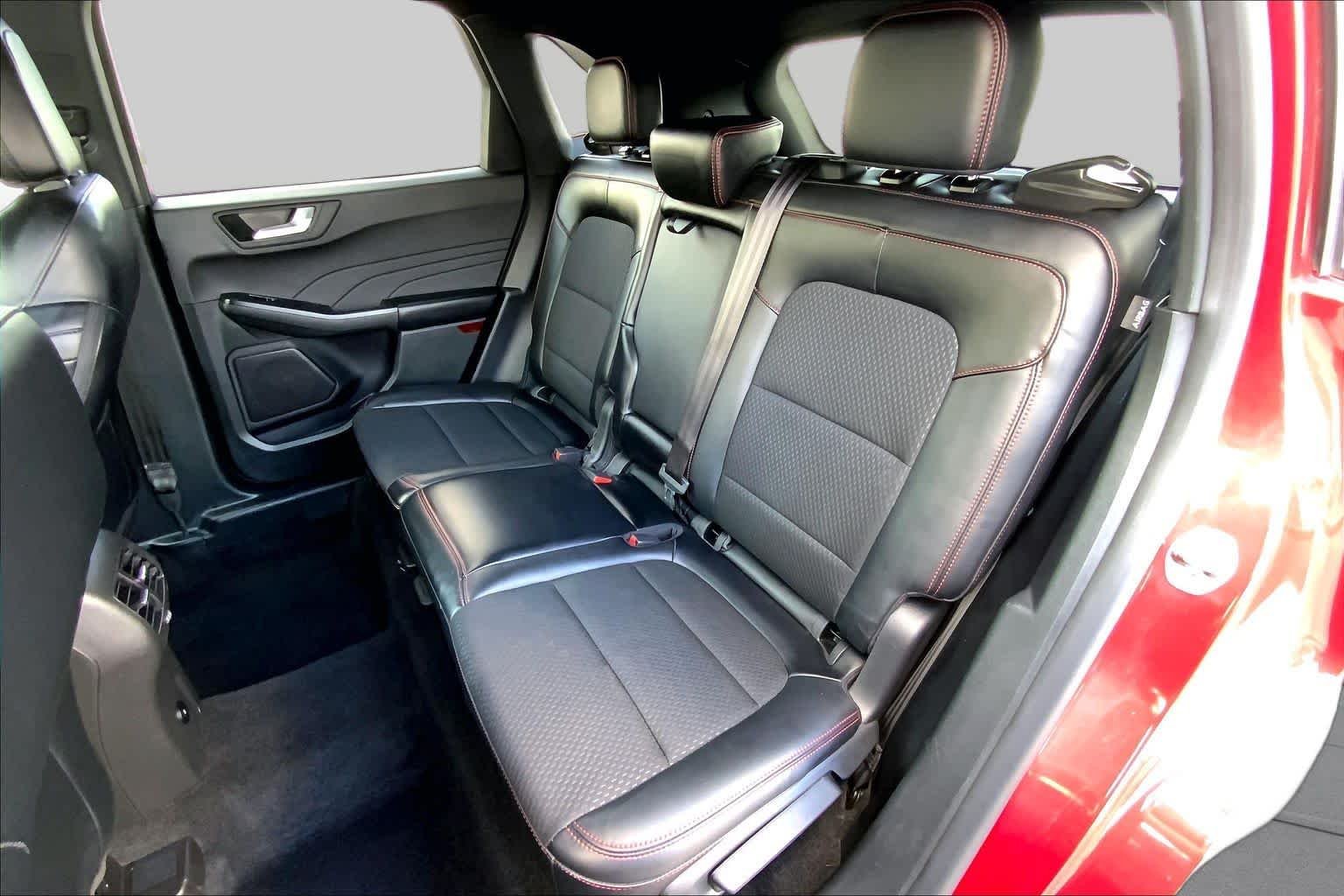 Used 2025 Rapid Red Metallic Tinted Clearcoat Ford ST-Line image 20