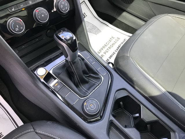 Certified Used 2023 Pure White Volkswagen SE image 25