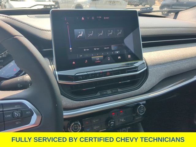 Used 2024 Gray Jeep Latitude image 33