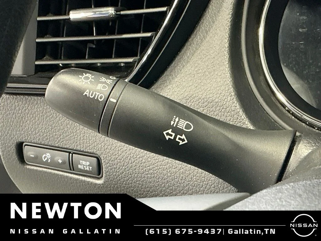 Used 2020 Brilliant Silver Metallic Nissan S image 18