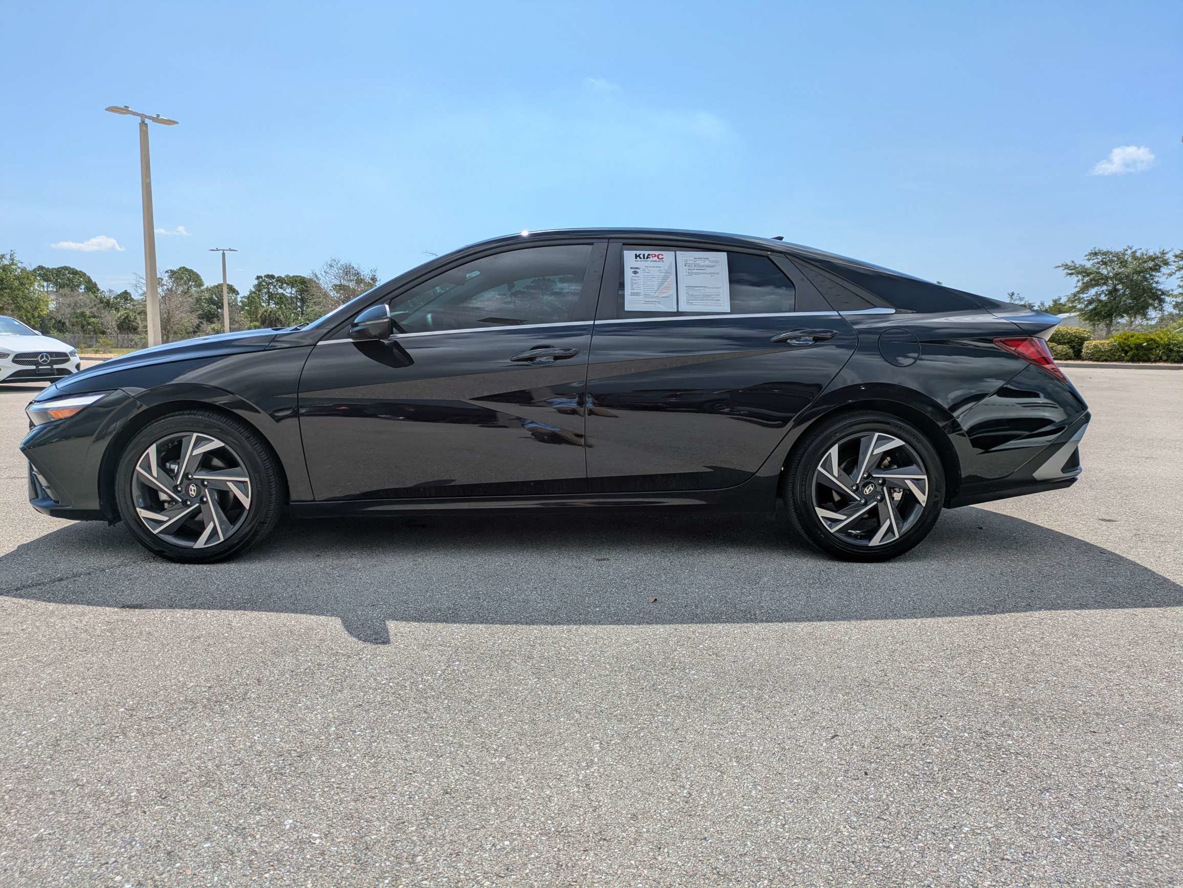Used 2024 Abyss Black Hyundai Limited image 8