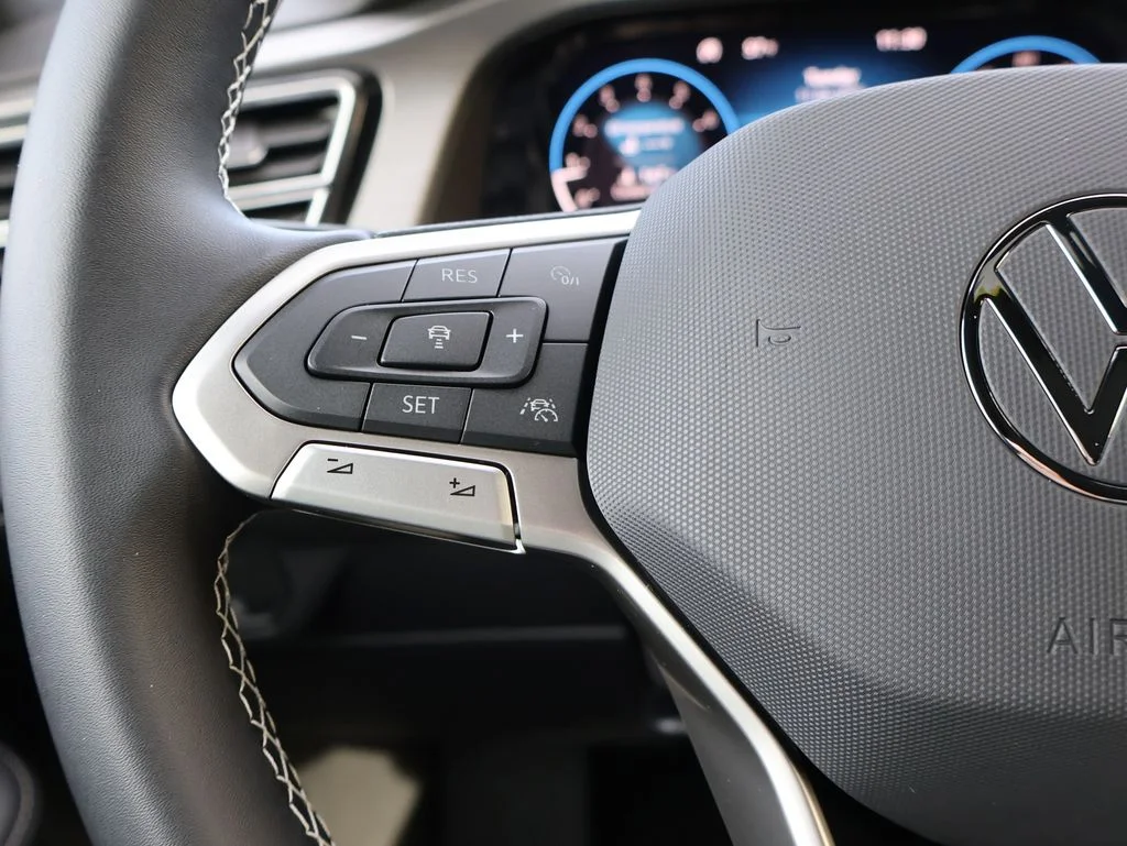 New 2026 White Volkswagen 2.0T SE w/Technology image 34