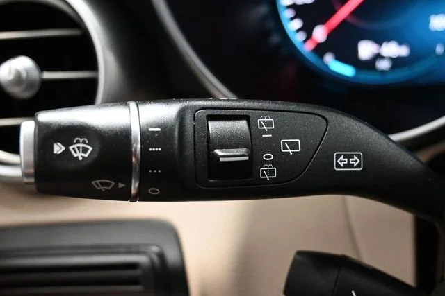 Used 2022 Blue Mercedes-Benz GLC 300 image 24