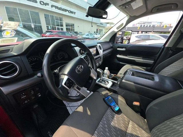 Used 2018 Red Toyota SR5 image 6