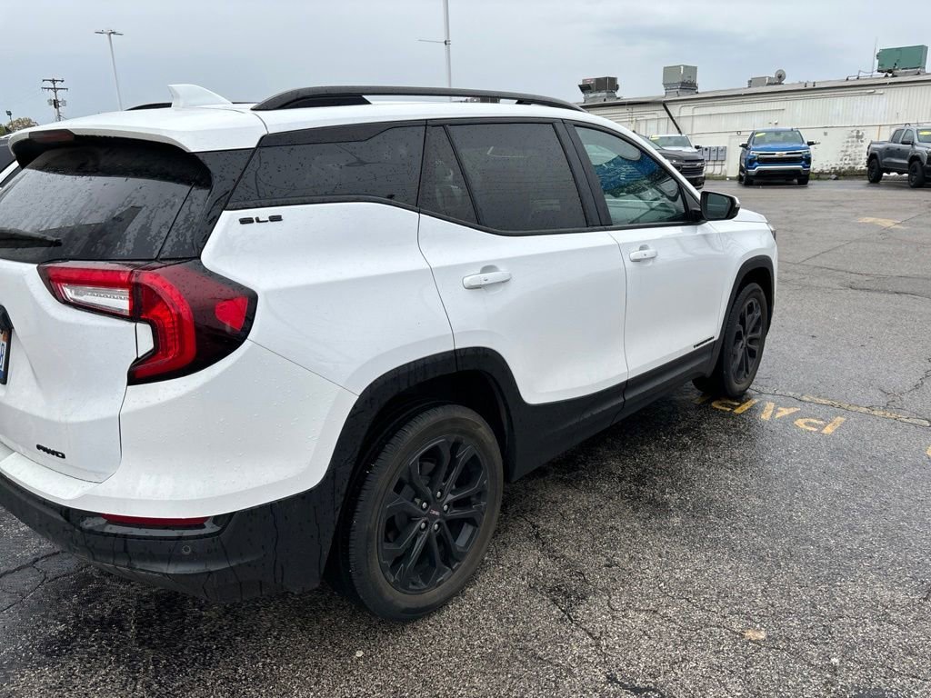 Used 2022 Summit White GMC SLE image 5