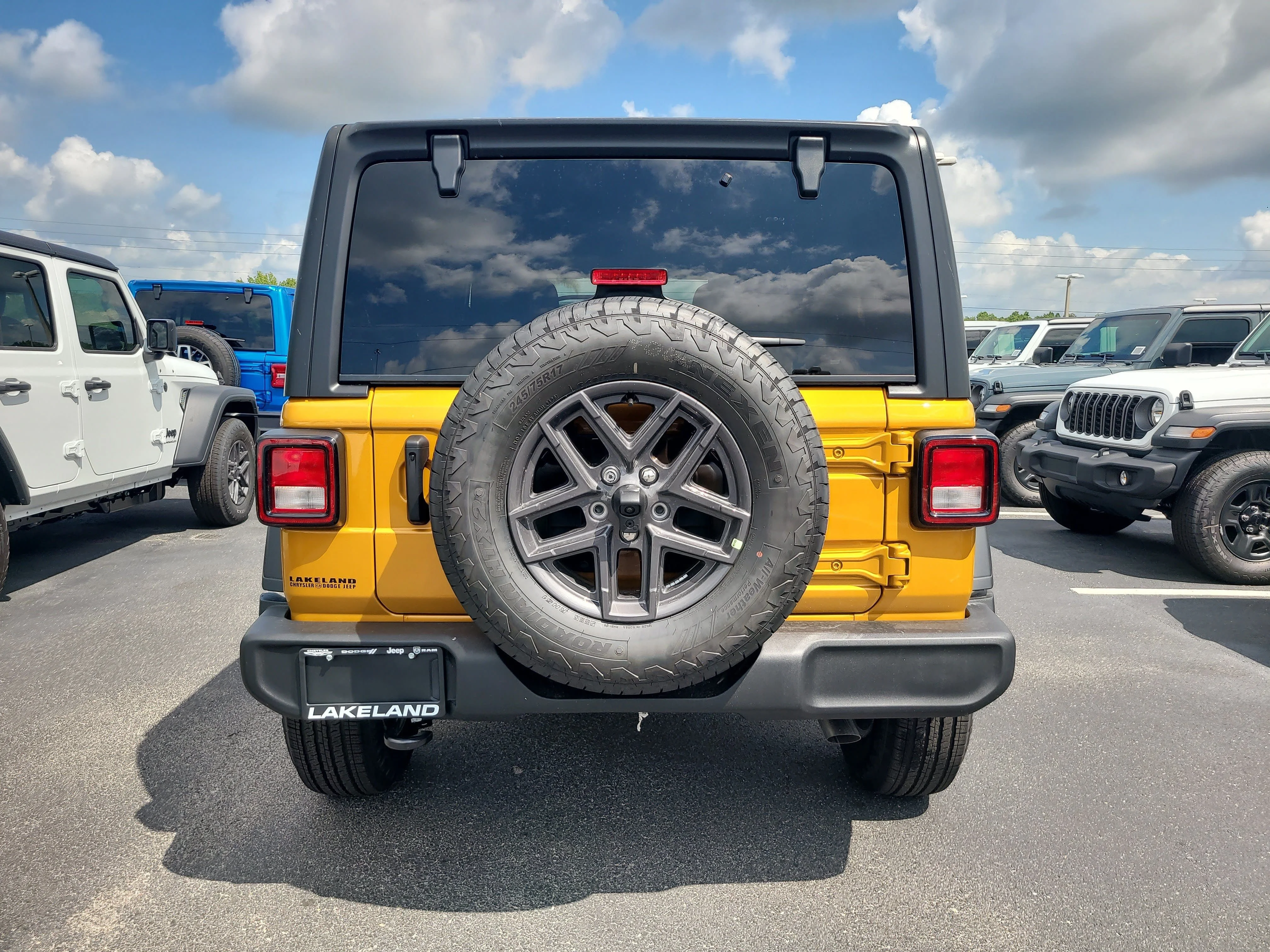 New 2026 Goldilocks Jeep Sport S image 7