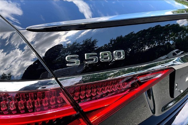 Used 2022 Black Mercedes-Benz S 580 image 8