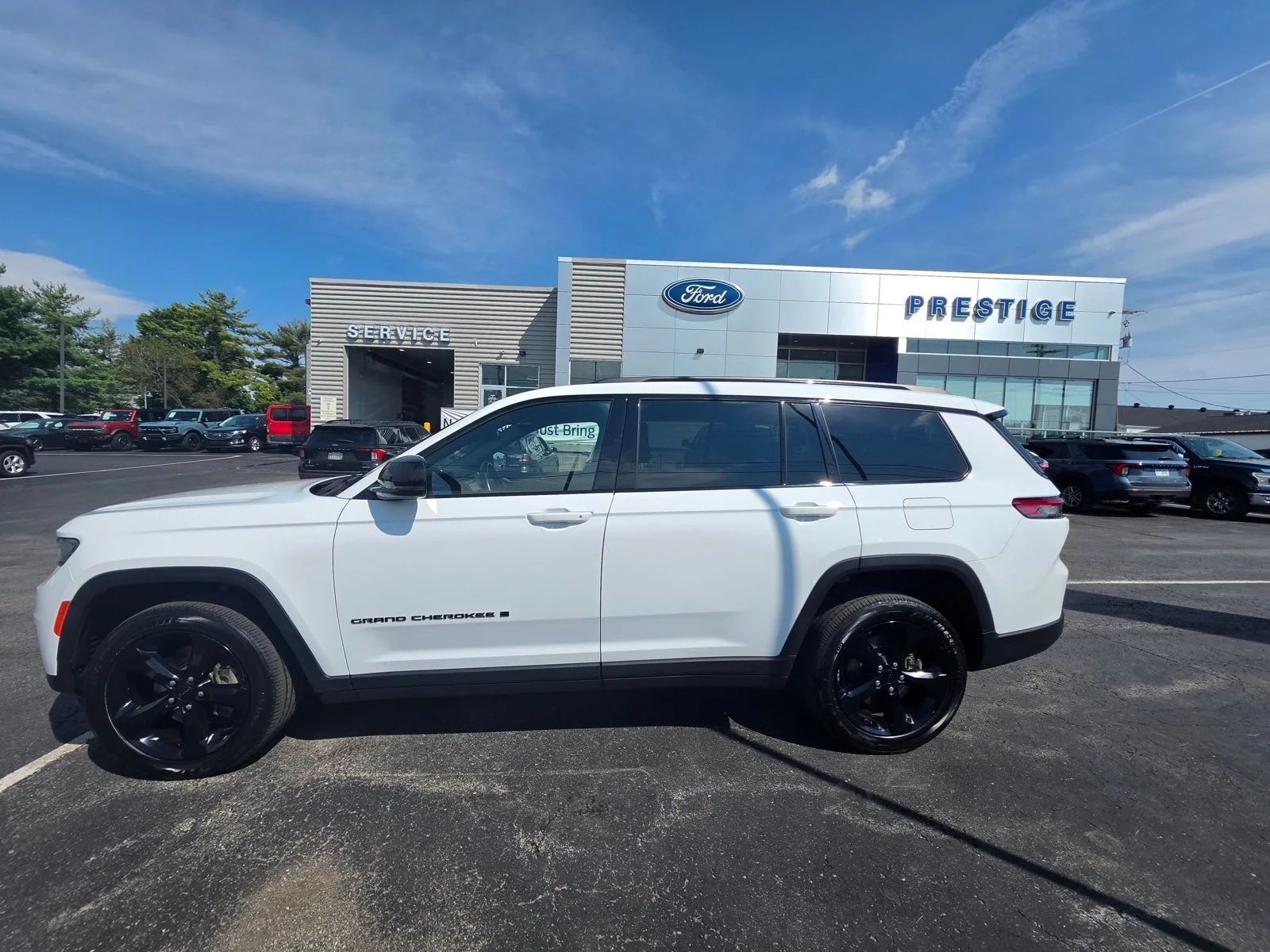 Used 2021 Bright White Clearcoat Jeep Altitude image 5