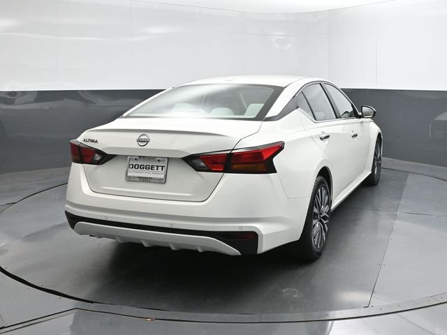Used 2025 White Nissan 2.5 SV image 8